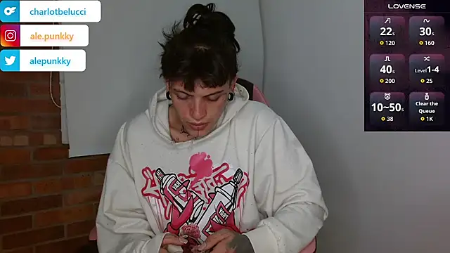 Snapshot of charlotbelucci_ chatting on 11/04/25, 09:08 charlotbelucci online show from 11/04/25, 09:08