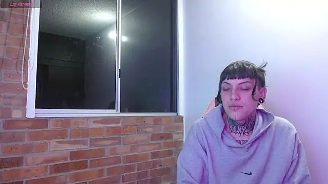 Snapshot of charlotbelucci_ chatting on 11/09/25, 06:55 charlotbelucci online show from 11/09/25, 06:55