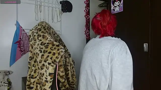 Snapshot of charlotbelucci_ chatting on 02/12/26, 09:15 charlotbelucci online show from 02/12/26, 09:15