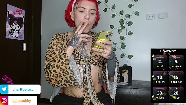 Snapshot of charlotbelucci_ chatting on 03/27/26, 12:05 charlotbelucci online show from 03/27/26, 12:05