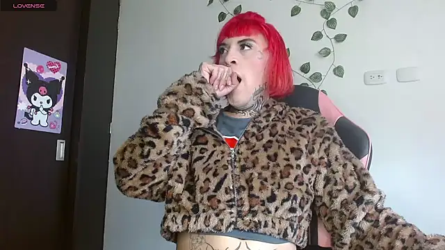 Snapshot of charlotbelucci_ chatting on 04/07/26, 05:13 charlotbelucci online show from 04/07/26, 05:13