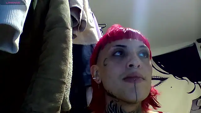 Snapshot of charlotbelucci_ chatting on 07/19/26, 11:41 charlotbelucci online show from 07/19/26, 11:41