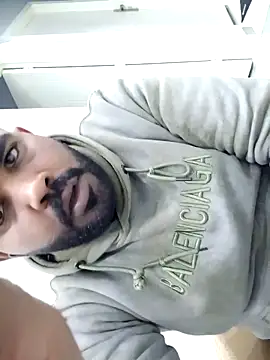 ListedLoin online show from 03/04/25, 06:39