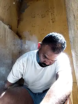 ListedLoin online show from 10/06/25, 10:34