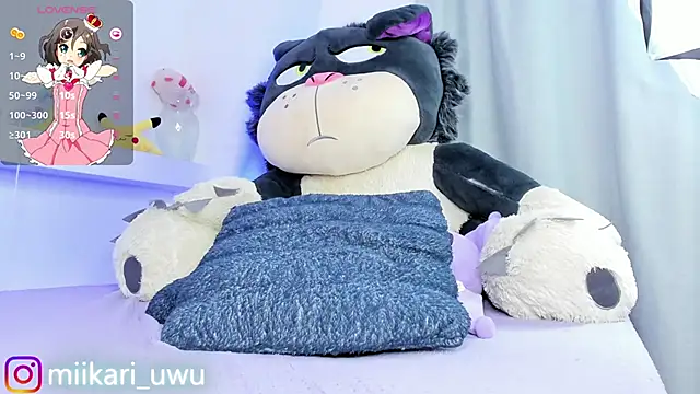 Snapshot of Ahri_Elderwood chatting on 02/04/25, 07:18 Ahri Elderwood online show from 02/04/25, 07:18