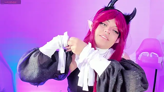 Snapshot of Ahri_Elderwood chatting on 09/16/25, 04:02 Ahri Elderwood online show from 09/16/25, 04:02