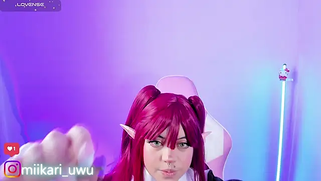 Snapshot of Ahri_Elderwood chatting on 09/28/25, 03:12 Ahri Elderwood online show from 09/28/25, 03:12