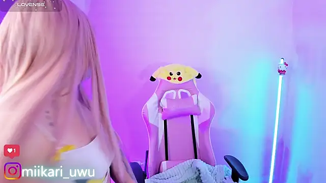 Snapshot of Ahri_Elderwood chatting on 10/07/25, 03:36 Ahri Elderwood online show from 10/07/25, 03:36