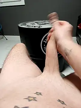 Snapshot of killminou chatting on 01/29/25, 10:01 killminou online show from 01/29/25, 10:01