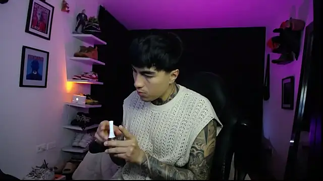 Snapshot of jung_dragon chatting on 09/27/25, 06:51 jung dragon online show from 09/27/25, 06:51