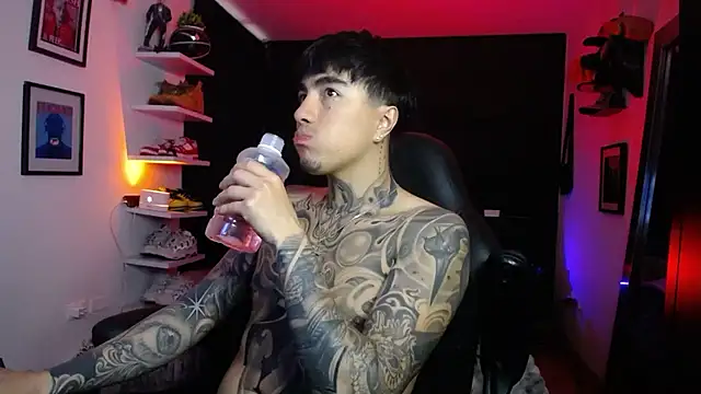 Snapshot of jung_dragon chatting on 10/13/25, 04:29 jung dragon online show from 10/13/25, 04:29