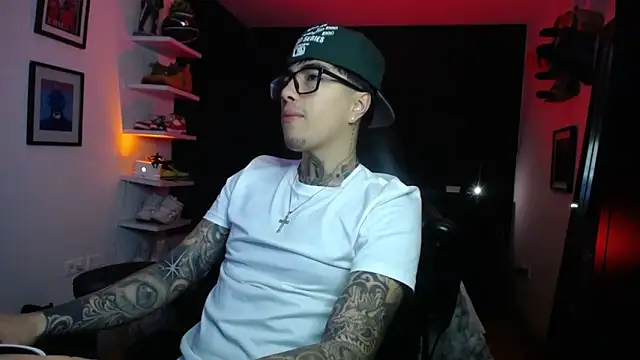 Snapshot of jung_dragon chatting on 10/27/25, 01:31 jung dragon online show from 10/27/25, 01:31