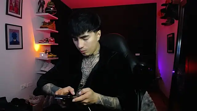 Snapshot of jung_dragon chatting on 10/29/25, 04:37 jung dragon online show from 10/29/25, 04:37