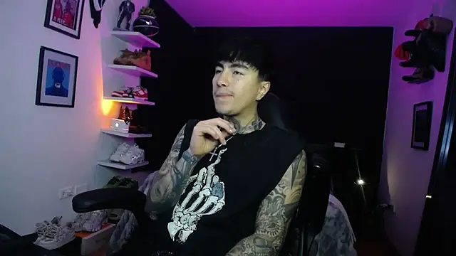 Snapshot of jung_dragon chatting on 11/16/25, 11:21 jung dragon online show from 11/16/25, 11:21