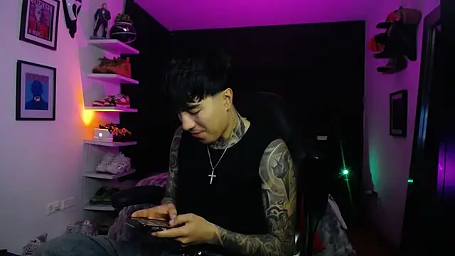 Snapshot of jung_dragon chatting on 11/19/25, 04:56 jung dragon online show from 11/19/25, 04:56