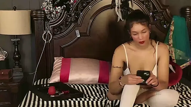 Snapshot of MeghanMarley chatting on 10/19/25, 04:35 MeghanMarley online show from 10/19/25, 04:35