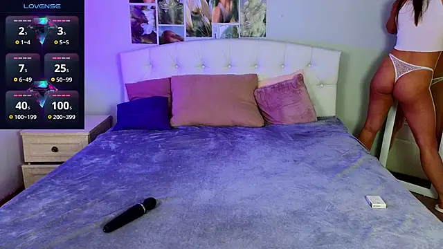 Snapshot of JessicaCartier chatting on 01/13/25, 04:07 JessicaCartier online show from 01/13/25, 04:07