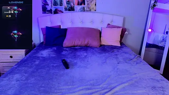 Snapshot of JessicaCartier chatting on 01/28/25, 04:18 JessicaCartier online show from 01/28/25, 04:18