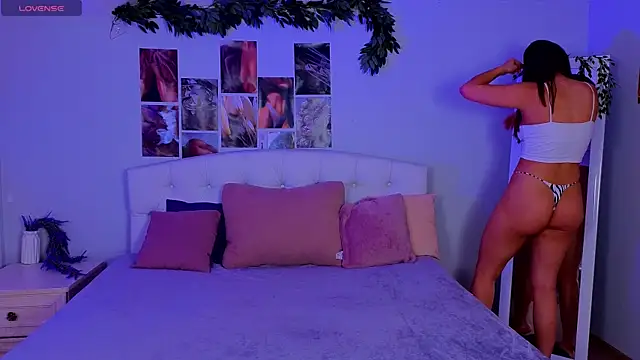 Snapshot of JessicaCartier chatting on 03/06/25, 04:19 JessicaCartier online show from 03/06/25, 04:19