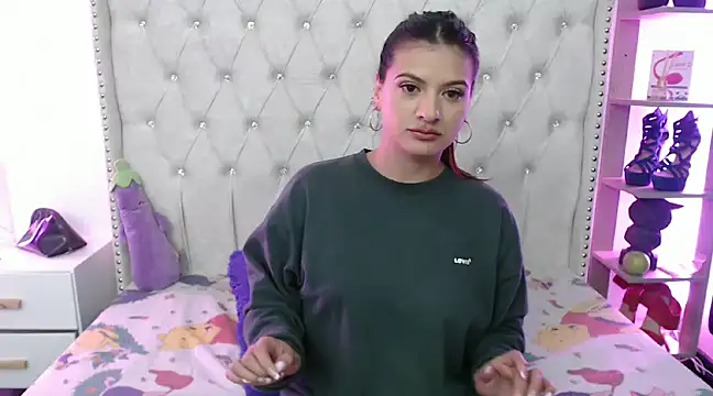 Abril Squirt online show from 12/03/24, 06:26