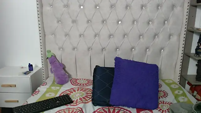 Abril Squirt online show from 12/16/24, 08:52