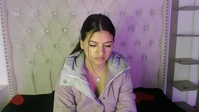 Abril Squirt online show from 10/04/25, 03:59