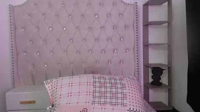 Snapshot of Abril_Squirt chatting on 05/02/26, 11:43 Abril Squirt online show from 05/02/26, 11:43
