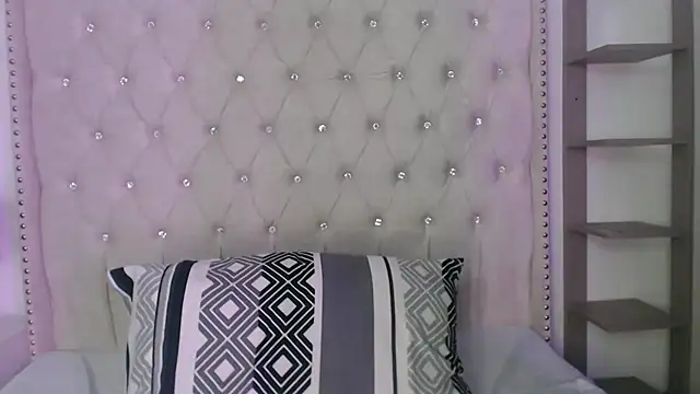 Snapshot of Abril_Squirt chatting on 05/15/26, 10:39 Abril Squirt online show from 05/15/26, 10:39
