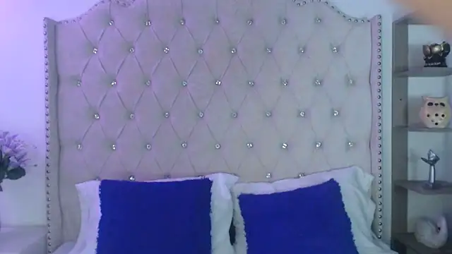 Snapshot of Abril_Squirt chatting on 05/28/26, 01:03 Abril Squirt online show from 05/28/26, 01:03