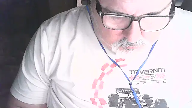 Snapshot of cashot58 chatting on 05/20/26, 04:40 cashot58 online show from 05/20/26, 04:40