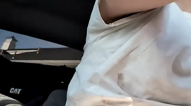 Snapshot of jwiththethickone413 chatting on 03/04/25, 04:20 jwiththethickone413 online show from 03/04/25, 04:20