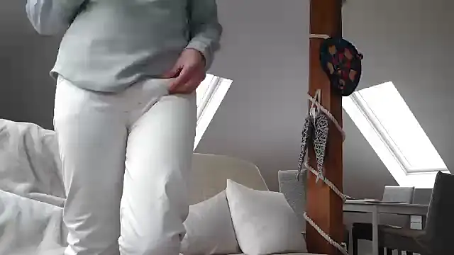 Snapshot of maxmueller321 chatting on 12/04/24, 09:40 maxmueller321 online show from 12/04/24, 09:40