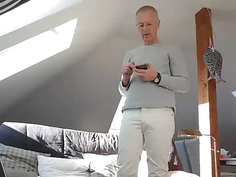 maxmueller321 online show from 03/04/26, 09:26