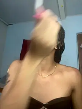 Snapshot of Bigcatalove chatting on 11/16/25, 12:16 Bigcatalove online show from 11/16/25, 12:16