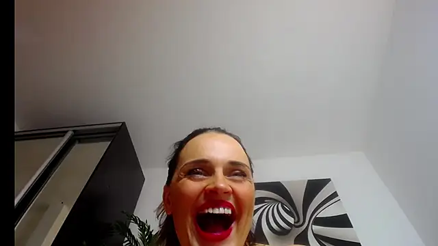 hugebobbs online show from 01/06/25, 08:28