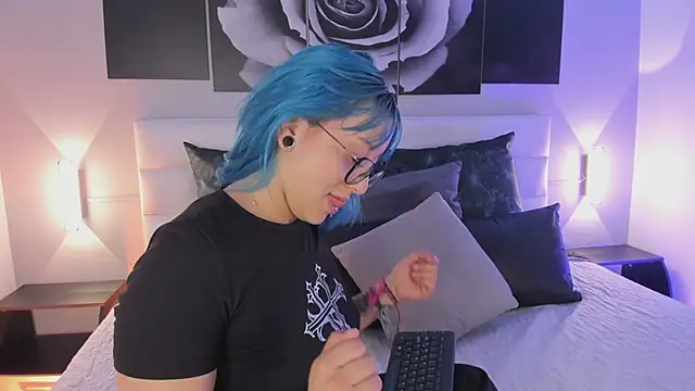 sofi bakerr online show from 10/26/25, 11:38