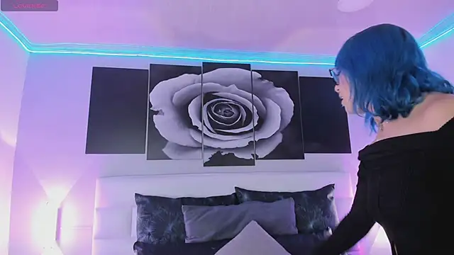 sofi bakerr online show from 12/16/25, 11:37