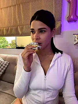 Snapshot of DaryRos chatting on 01/15/26, 11:30 DaryRos online show from 01/15/26, 11:30