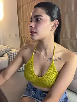 Snapshot of DaryRos chatting on 02/19/26, 11:34 DaryRos online show from 02/19/26, 11:34