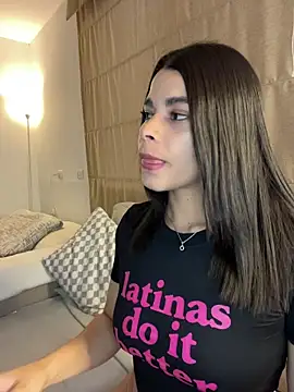 Snapshot of DaryRos chatting on 03/05/26, 11:12 DaryRos online show from 03/05/26, 11:12