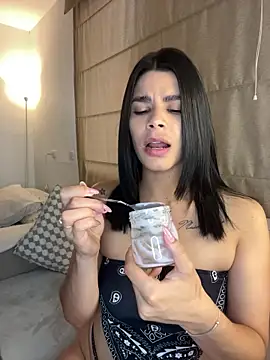 Snapshot of DaryRos chatting on 03/19/26, 10:36 DaryRos online show from 03/19/26, 10:36