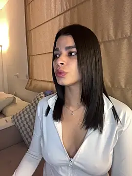 Snapshot of DaryRos chatting on 04/10/26, 10:36 DaryRos online show from 04/10/26, 10:36