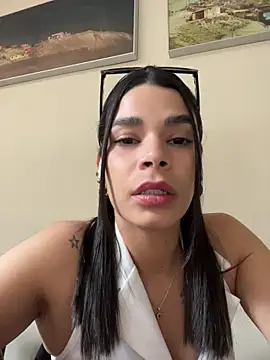 Snapshot of DaryRos chatting on 04/15/26, 08:09 DaryRos online show from 04/15/26, 08:09