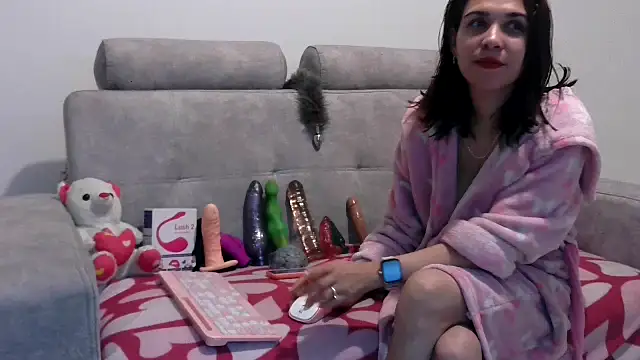 Snapshot of PenelopeHot_91 chatting on 12/18/25, 10:16 PenelopeHot 91 online show from 12/18/25, 10:16