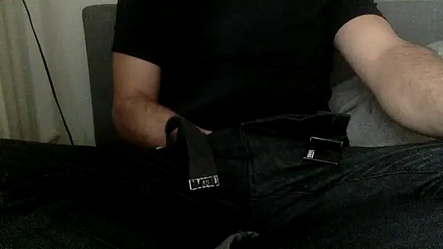 Snapshot of ___dude____ chatting on 10/30/25, 08:05    dude     online show from 10/30/25, 08:05