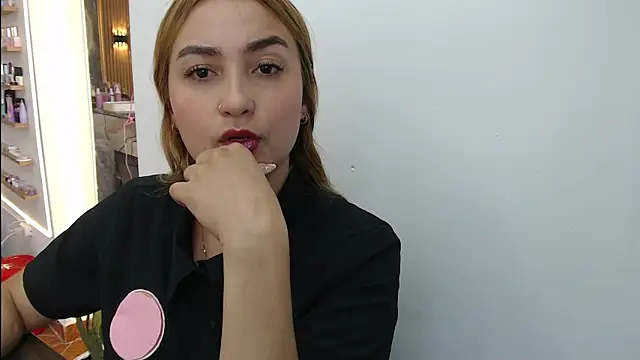 Snapshot of salome__lopez_ chatting on 11/06/25, 02:18 salome lopez online show from 11/06/25, 02:18