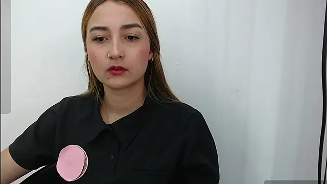 Snapshot of salome__lopez_ chatting on 11/21/25, 01:54 salome lopez online show from 11/21/25, 01:54