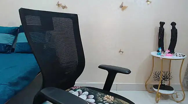 Inviting Aanya online show from 03/01/25, 12:45