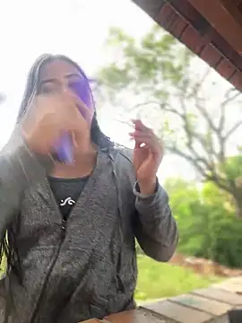 Snapshot of VAL_PRINCESS chatting on 12/17/24, 12:43 VAL PRINCESS online show from 12/17/24, 12:43