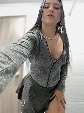 Snapshot of VAL_PRINCESS chatting on 12/19/24, 12:13 VAL PRINCESS online show from 12/19/24, 12:13